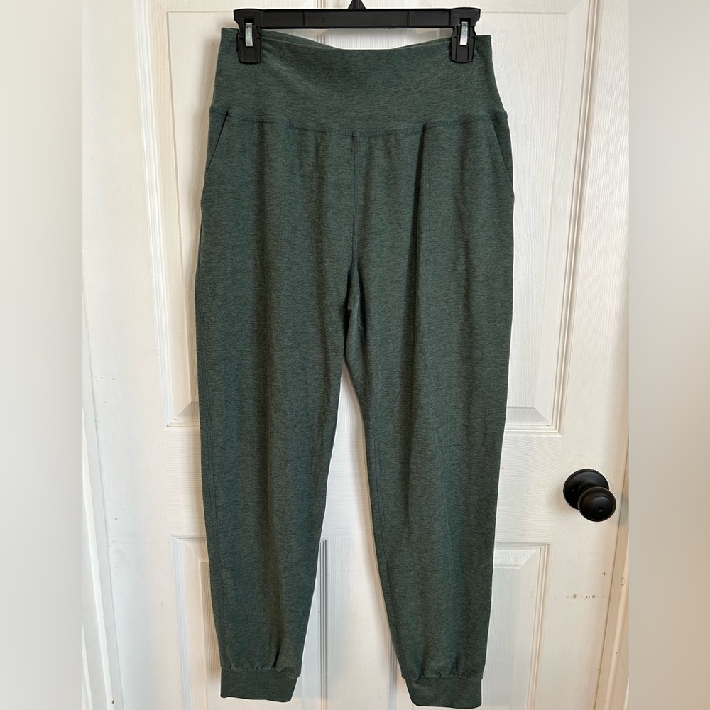 Beyond Yoga Spacedye Midi Joggers - Olive Green